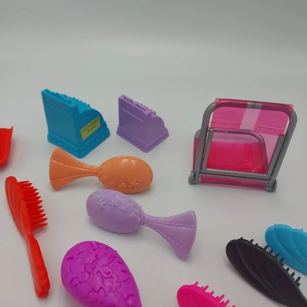 Lot‎ Of Barbie Doll Hair Brushes & Accessories Beach Chair Farmer Cash Register